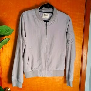 Lightweight bomber jacket